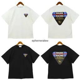 남자 티셔츠 24SS MENS 티셔츠 고품질 느슨한 거꾸로 된 삼각형 느린 편지 간단한 인쇄 라벨로 짧은 슬리브 H240401