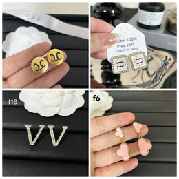 Ohrringe Ohrstiel Fashion Style Charming Clover Ohrringe exquisite Diamantohr Ohrstecker Frühling Neues Mädchen Liebe Schmuck rosa süße Mädchen Geschenkohrringe Ohrringe