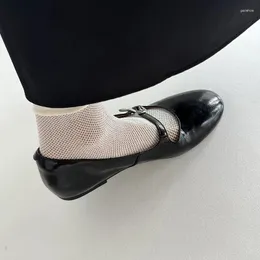 Kleid Schuhe Schwarz Runde Spitze Ballerinas Bequeme Einfache Hohl Slip-On Mary Jane Süße Patent Leder Gürtel Schnalle Frauen Chaussure
