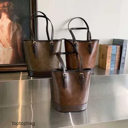 Borse a tracolla di moda di lusso di design Borsa da donna 2023 Borsa a secchiello monospalla versatile in nuovo stile alla moda e di tendenza