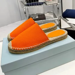 2024 Novo verão Feia confortável de pé Damas de chinelos exclusivos de designer superior desgaste Baotou Slippers Baotou Shoes de mulheres de nível superior