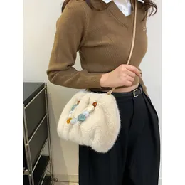 Tasarımcı Lüks Moda Çapraz Vücut Bagsplush Kova Çantası 2023 Yeni Moda ve Batı Stili Çok yönlü Boncuklu Tasarım Tek Omuz Crossbody Çantası Kadınlar için