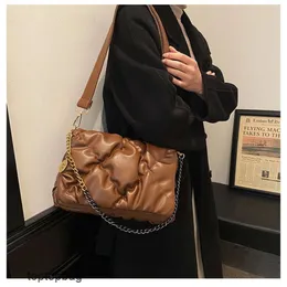 Designer de luxo moda bolsas de ombro na moda plissado e elegante pequeno quadrado saco 2023 novo versátil e elegante ombro único crossbody corrente tofu saco