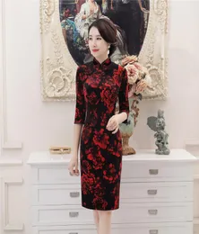 قصة شنغهاي الأحمر الأزهار السوداء المخملية Qipao الصينية التقليدية الفستان 34 كمل تشيونغسام فستان الركبة بطول الفستان الشرقي 8108129