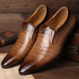 Skor mäns loafers casual skor läder klassisk lågkut präglad oxford bekväm italiensk klänning herr affär man plus storlek 3848