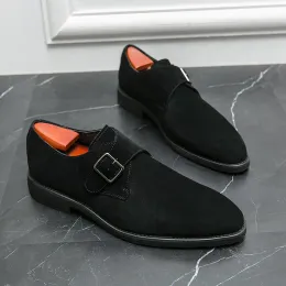 Sapatos Sapatos casuais masculinos Novos mocassins de rebanho preto Sapatos casuais respiráveis solteiros zapatillas de hombre