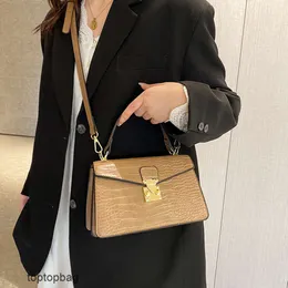 Designer Luxury Fashion Tygväskor Plånböcker French Style Womens Bag 2023 New Western Mångsidig One Shoulder Crossbody Bag For Women
