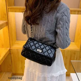 مصمم الأزياء الفاخرة الأزياء أكياس الكتف 2023 New Fashion Lingge Small Square Bag Prosesatile Western Grady Grade Crossbody Crossbody Bag