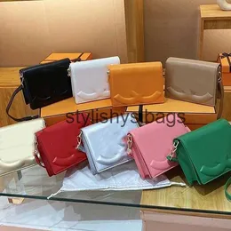 Abendtaschen 2023 Hohe Qualität Neue Xiaoxiang Fengxin Umschlag Flip Kleine quadratische Tasche Macaron Süße und modische One-Shoulder-Crossbody-Mädchen H240323