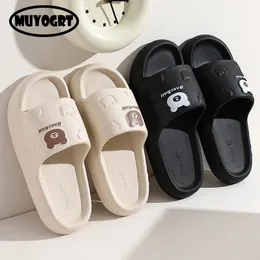 Mężczyźni Kamienia Kapcie noszą łazienkę prysznic nisclip slajdów buty kreskówki Flipflops Summer plażowy lekki miękki sandałowy pantofel 240321