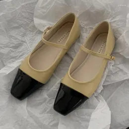 Scarpe casual Rete Rossa Vintage Bottone a una linea Mary Jane Donna Quadrata francese Piatta Fata Vento Colore abbinato Piccola pelle