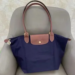 Tygväska designer väska klassisk nylon dumpling väska axelväska handväska stor kapacitet mångsidig vikning underarmspåse mamma tyg kvinnor väska