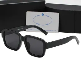 2024 이제 디자이너 선글라스 클래식 안경 고글 야외 해변 태양 안경 남자 여자 믹스 색상 선택의 삼각형 서명 상자