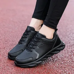 Skor kvinnors skor 2024 Autumn Winter New Non Slip Sneakers Women Comfort Running Shoes Mode Waterproof Casual Shoes for Women