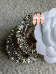 Fashion Classic Full Stones Brouches C Accessories Rhinestone Vintage حول هدايا Brooch Lover