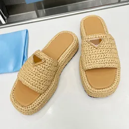 Pantofola di design Sandali neri Cinturino all'uncinetto Slide Zeppe in pelle Sandalo Lavorato a maglia Piattaforma di paglia Mulo Donna Summer Beach Ciabatte da uomo Piscina Scarpe piatte comfort