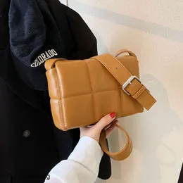 Designer Luxus -Fashion -Umhängetaschen 2023 Neues quadratisch gestickter Faden Vielseitiger Tofu -Tasche Modische und fortgeschrittene einzelne Schulter -Crossbody -Tasche für Frauen