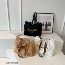 Tasarımcı Lüks Moda Tote Çanta Korece Versiyon Modaya Yeni Tote Kadın Çantası Ins Mektup Nakışları Gündelik Çok Yönlü Koltuk Bag Tek Omuz Moda