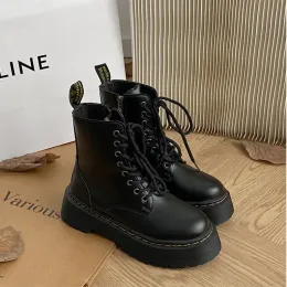 Stövlar 2023 Front Laceup Combat Boots 5cm chunky hälplattform Kvinnor stövlar brittisk stil tjock sula ökar höjd casual stövlar