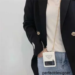 Designer Desger Fashion Vintage Carbonfaser Telefonhüllen für Samsung Galaxy Z Flip 4 5G Z Flip 3 2 mit Kettenrückseite Luxus Schutz Leder Telefon Shell23864nnm