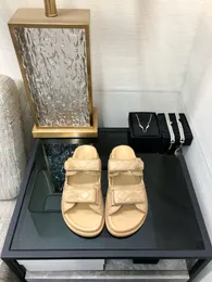 2024 Designerskor trycker kvinnors känsla brun satin sandaler silkes halsduk mjuka platt tofflor strandskor sandaler loafers muller skor övre med värmeseglat