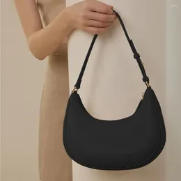 Axelväskor kvinnor shopping väska pu läder halv måne underarm mode enkel avslappnad solid elegant bärbar tote hobo handväska