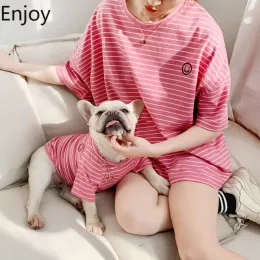 フーディーズ犬猫Tシャツ大人の親子服の夏の新しいストライプ笑顔の顔の綿Tシャツルース2本足の服a0701