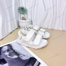 Designer de luxo crianças sandálias moda meninas sandálias praia sapatos triângulo verão criança sapatos planos crianças chinelo incluindo caixa de sapato marca