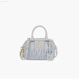 Miumiubag matelasse bowling topphandtag kvällspåsar 10a designer tote womens äkta läder crossbody handväskor plånbok man pochette koppling 254