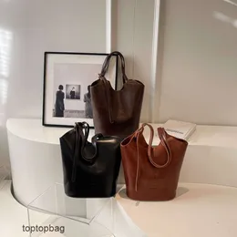 Tasarımcı Lüks Moda Çapraz Vücut Bagskorean minimalist ve şık tote çanta büyük kapasiteli lüks hissediyorum bir omuz crossbody kova çantası