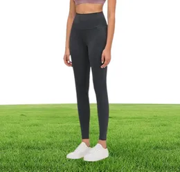 Yoga Outfit L85 مواد عارية نساء سراويل ألوان صلبة رياضية صالة رياضية ارتداء طماق عالية الخصر سيدة اللياقة المرنة سيدة الجوارب الشاملة WO7388737