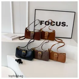 Designer-Luxus-Mode-Tragetaschen, einzelne Schultertasche für Damen, 2023, neue Internet-Berühmtheit, gleicher Stil, französische Stick-Tasche, südkoreanische kleine quadratische Unterarmtasche