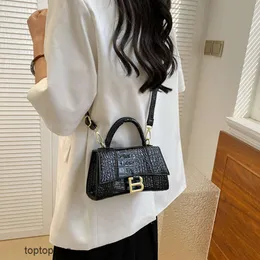 Tasarımcı Lüks Moda Tote Çanta Cüzdanları 2023 Yeni Fransız Moda El Taşınağı Kadın Çantası Kadınlar İçin Yüksek Kaliteli Tek Omuz Crossbody Çantası