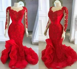 2020 Red Mermaid Prom Dresses Sheer Neck Lace Appliques Pärlade låga split långa ärmar Ruffle Plus Size Custom Party Evening Gowns6223784