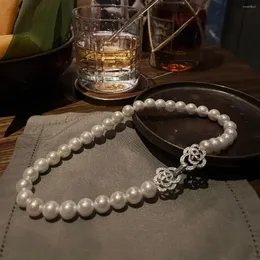 Halsband, exquisite Doppel-Kamelien-Schnalle, Perlenkette, kurze Kette, Schmuck für Frauen