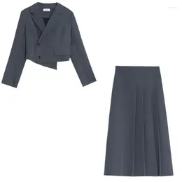 Tvådelt klänning kvinnors höstvinter plus storlek vintage casual kort oregelbunden blazer kjol set pendlare fast färg veckad