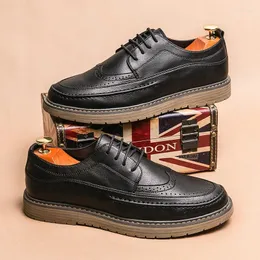 Scarpe casual stile italiano Brogue da uomo antiscivolo Pelle resistente all'usura Colloquio d'affari Consegna gratuita