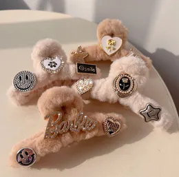 Moda kızlar peluş saç pençesi çocuk rhinestones mektubu aşk kalp aplike köpekbalığı klips çocukları tüm eşleştiren prenses aksesuarları z5315