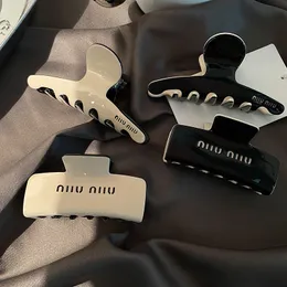 Lüks Barrettes Designer Saç Tespit Köpekbalığı Klipsi Saçkop High-End Tembel Fransız Grab Clip Kore High-In Square Kafa Saçkağının Arkası