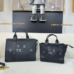 ショルダーバッグM2022THETOTEBAG新しいトートバッグハンドバッグシングルクロスボディバッグ大容量