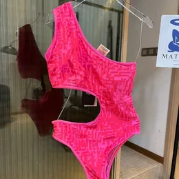 Kadınlar tek bir omuz seksi yastıklı bel içi boş bir parça mayo mektubu baskı gül renkli mayo smlxl