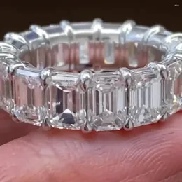 Anéis de cluster eterno 925 prata esterlina pave esmeralda corte criado diamante para mulheres noivado casamento banda anel jóias