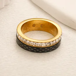 Дизайнерское кольцо 18-каратного золота с покрытием Роскошные дизайнерские кольца для женщин Буквы Кожаные кольца со стразами Модные кольца для пар Обручальные модные праздничные подарки