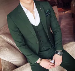 Dark Green Men garnitury nacięte garnitury ślubne klapy dla mężczyzn jeden guzika PROM TUXEDO Trzy sztuki Blazers Jacke Vest Pants6475109