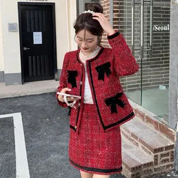 Abiti da lavoro Donna Autunno/Inverno Tweed rosso Abiti scozzesi da donna Cappotto con fiocco Gonna Set di due pezzi