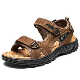 Brand Classic Mens Sandals Summer äkta läder Män utomhus Lätt lättvikt Sandal Fashion Sneakers Storlek 38 240323