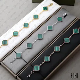 Designer-Klee-Armband, goldene Stapelarmbänder, Tigerauge-Armband, ästhetische Armbänder, Handkettenarmband, Jade-Armreif, Stein-Armreifen, Gold, Modedesigner