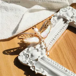 Pins broszki Glseevo Dragonfly osadzone błyszcząca broszka z cyrkonem kolorowy wzór naturalny broch z perłami słodkowodnej dla kobiety go0519 l240323