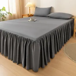 1pc grå säng kjol hudvänlig säng täckning enkel stil madrassskydd Roupa de cama mjuk sängdrag för hem ingen örngott 240314