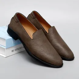 Buty swobodne poślizg na skórzanych mokasynach mokrawaje jadących spiczaste palce wąska szerokość dla cienkiej stopy w stylu koreańskim duży rozmiar 47 48